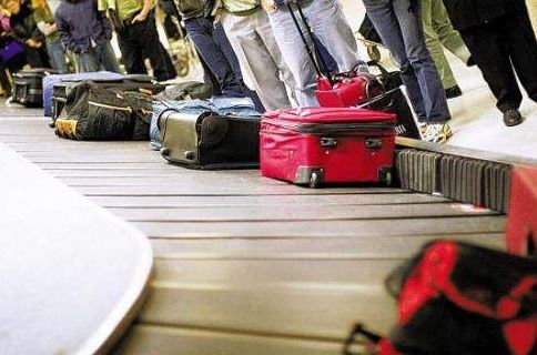 坐飛機(jī)托運(yùn)行李的時候里面能不能放液體東西